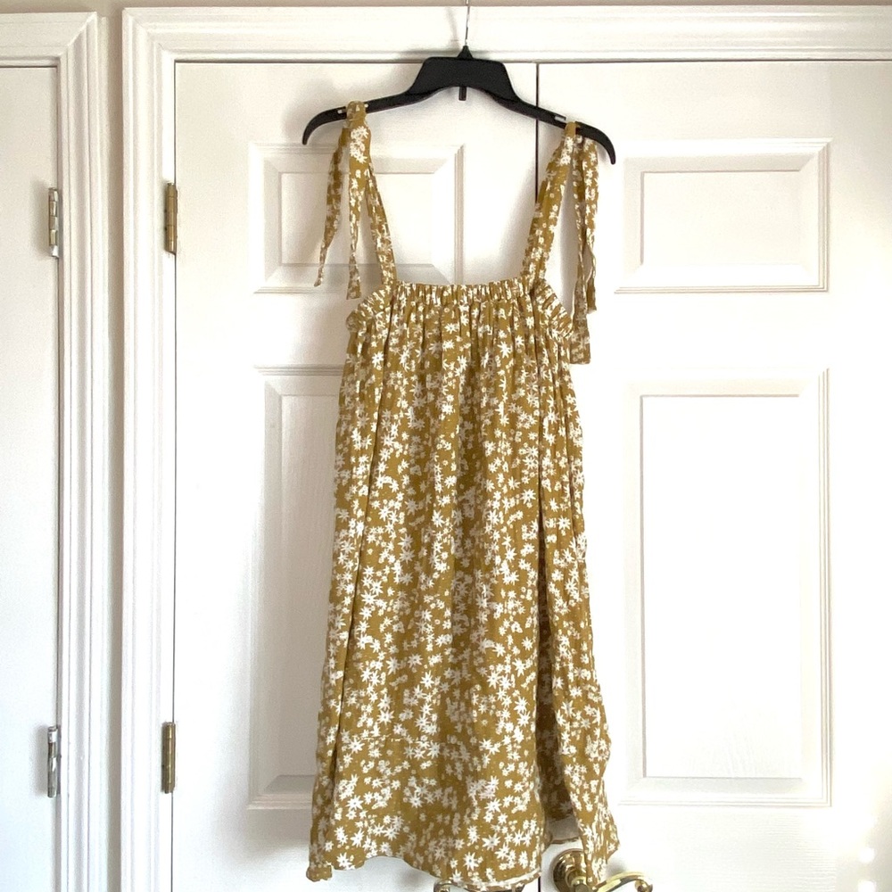 Rylee and Cru Daisy Shoulder Tie Dress